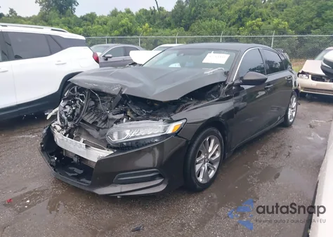 2018 Honda Accord Lx z USA, uszkodzony, nr VIN 1HGCV1F1XJA261119